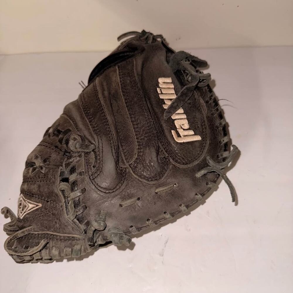 Franklin 12” Baseball Catchers Glove – Right Hand Throw – Broken In